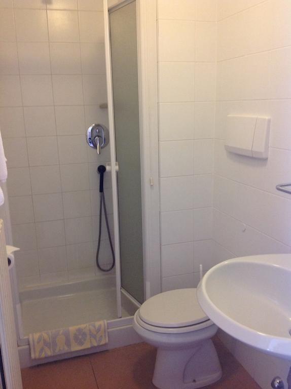 Albergo Giardinetto Bellagio Ruang foto